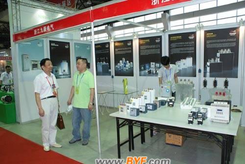 溫州電氣企業(yè)參加首屆海峽兩岸電機(jī)電器博覽會(huì) 